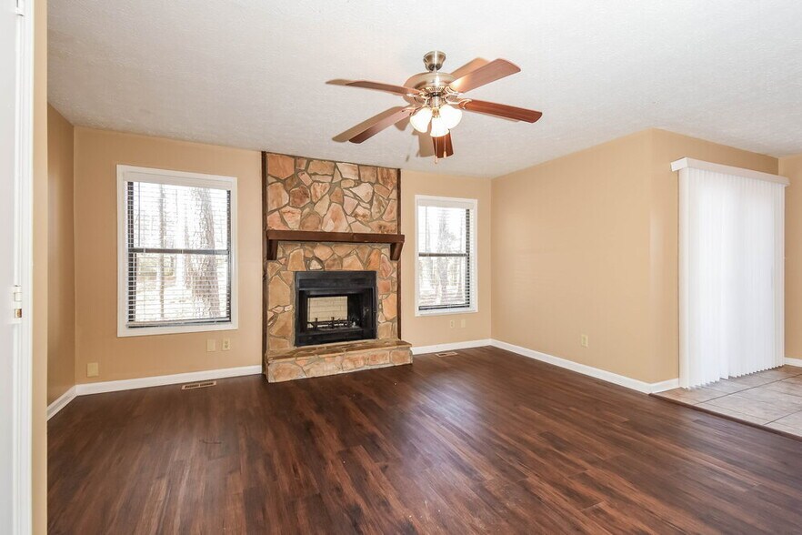 Building Photo - 2990 Fetlock Dr SW