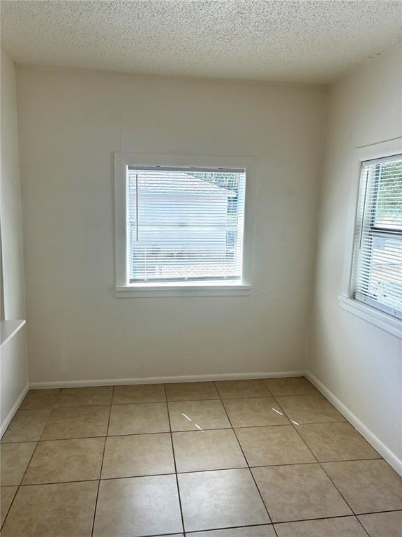 Building Photo - 3605 E 28th Ave