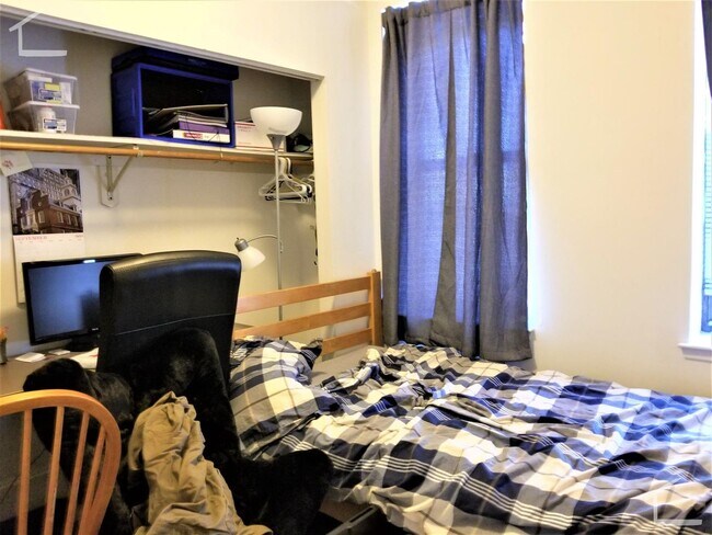 Building Photo - No Brokers Fee, Desirable Location Steps from NEU, Eat-in Kitchen Stainless Still appliances Good...