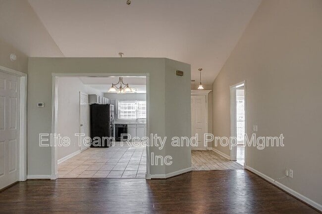 Building Photo - 2132 Mallard Woods Pl