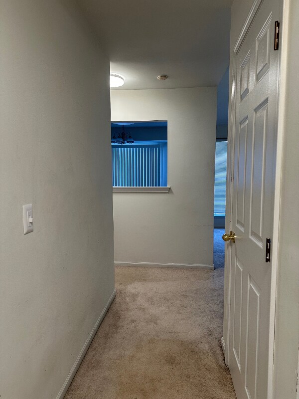 Building Photo - 4685 Hunters Cir W