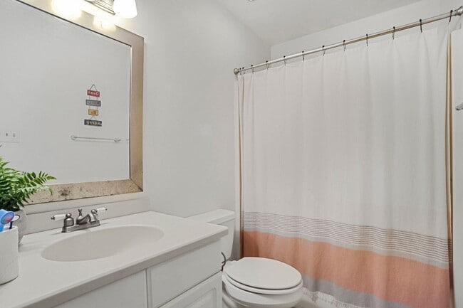 Building Photo - Beautiful First Floor Condo in Palmetto Co...