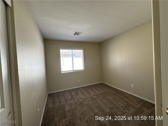 Building Photo - 1025 Whispering Birch Ave