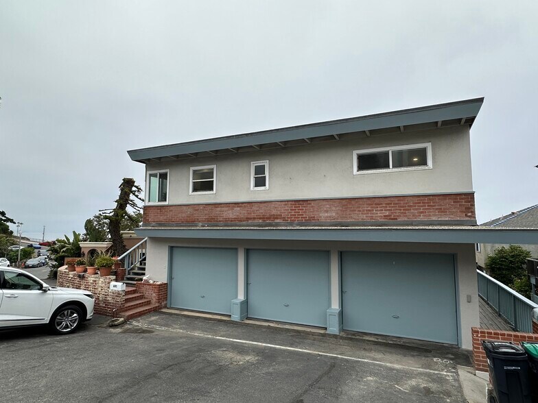 Building Photo - 691 Cliff Dr