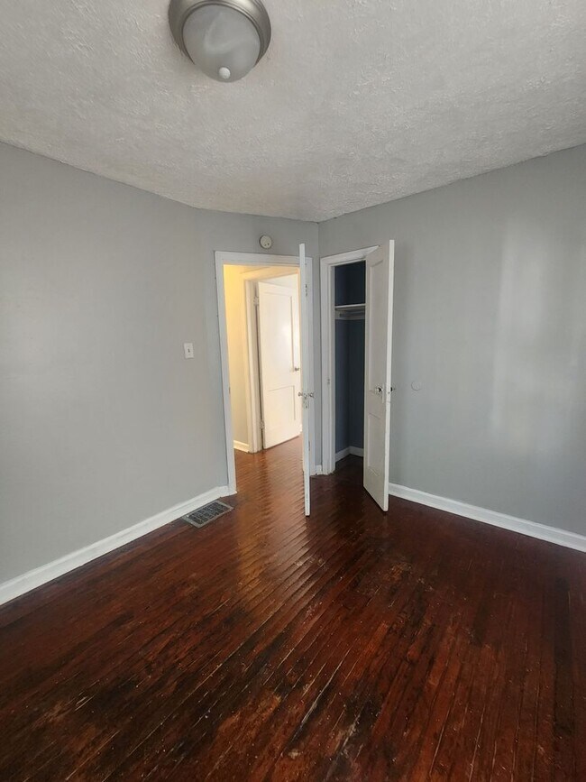 Building Photo - Newly Remolded Spacious Two Bedroom Single Family Near 38th and Sherman