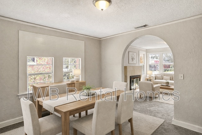 Building Photo - 1171 W 12th St