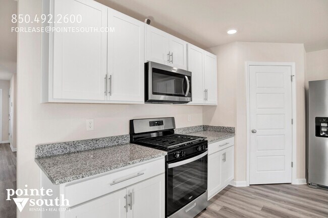 Building Photo - 32038 Lyon Rd