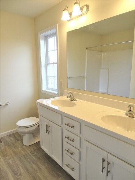 Building Photo - 349 Cedar Holw