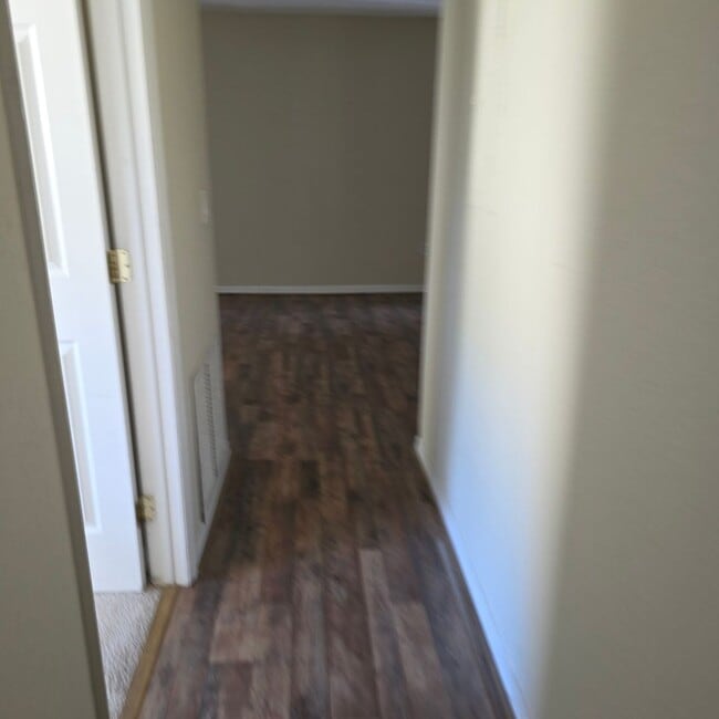 Building Photo - 922 N Lake Destiny Rd