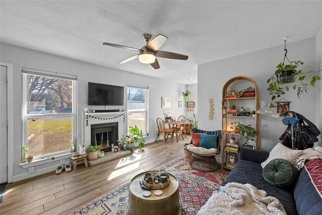 Building Photo - 5900 Harwill Cir