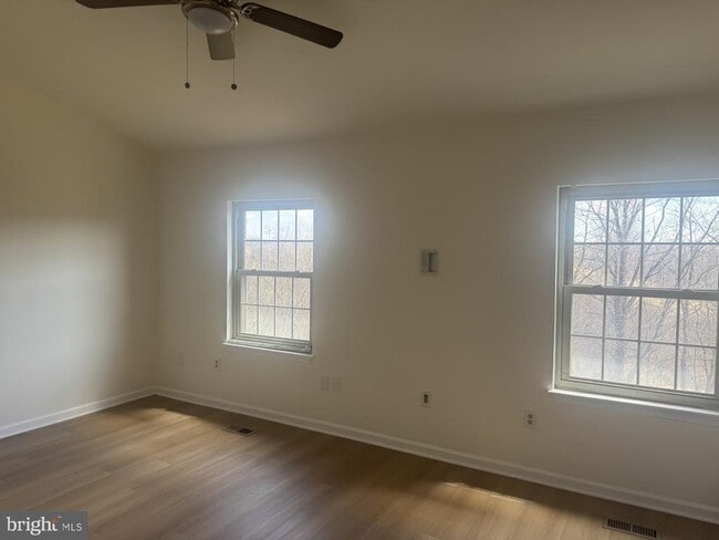 Building Photo - 90 English Run Cir