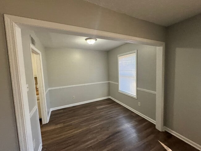 Building Photo - 3866 Castleman St