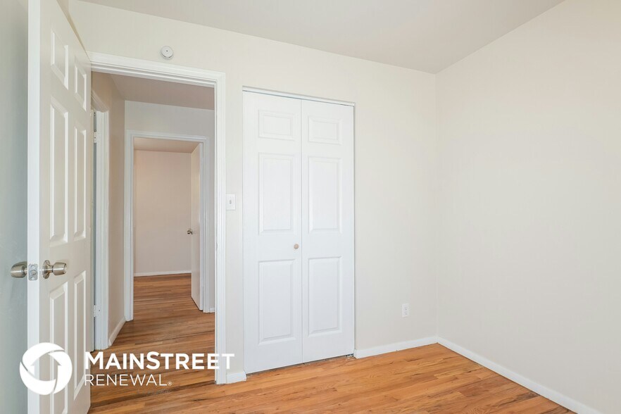 Building Photo - 1376 Cove Ln