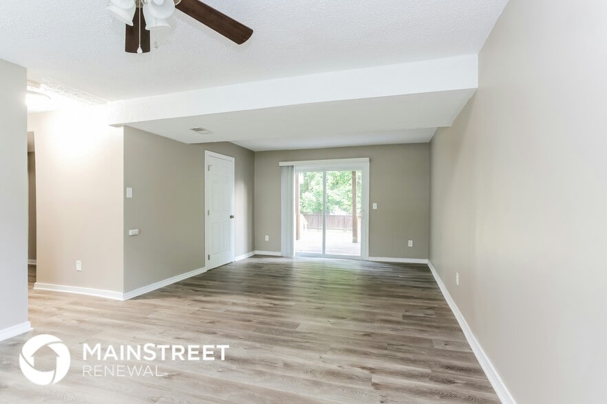 Building Photo - 469 Oak Village Dr