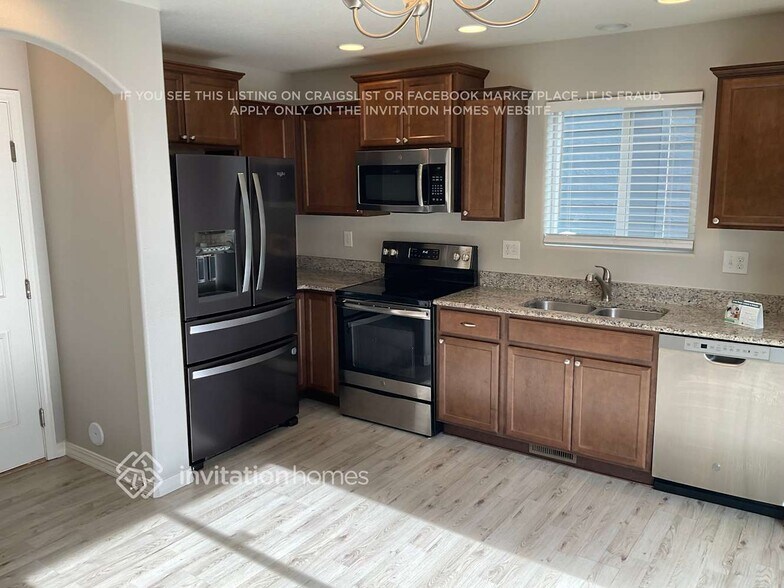 Building Photo - 7768 Benecia Dr