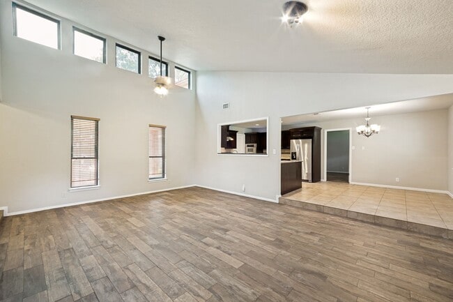 Building Photo - 16115 Wolf Creek St
