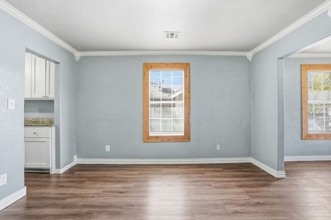 Building Photo - 2514 E Archer St