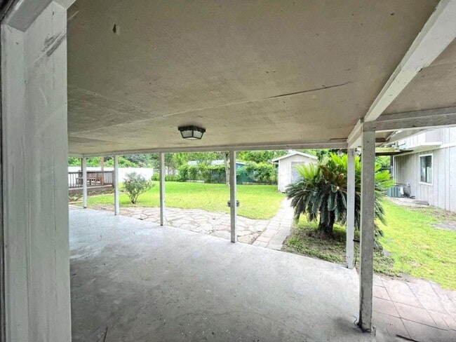 Building Photo - 701 Gardenia Ln