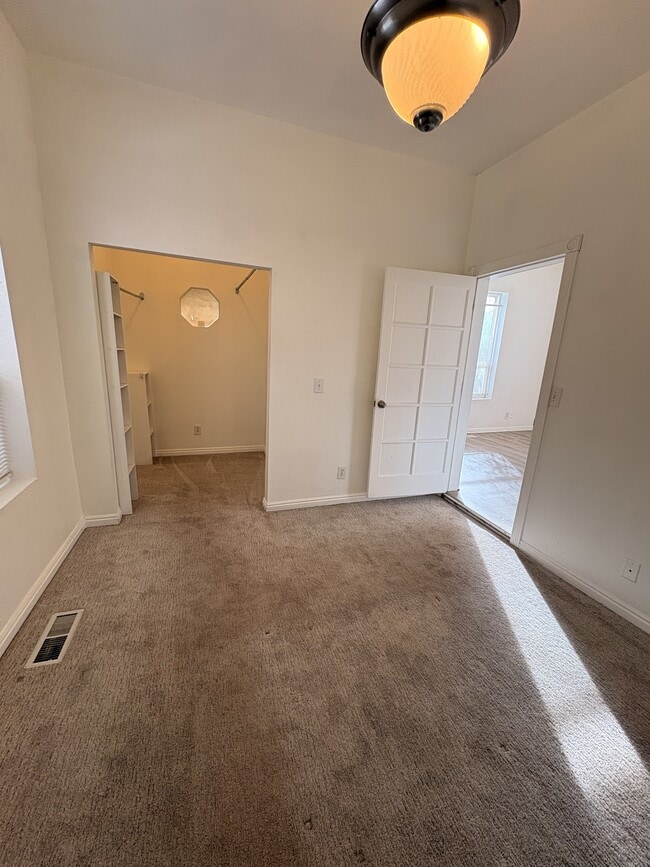 Building Photo - 830 S 300 E