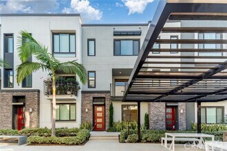 Building Photo - 120 Schick