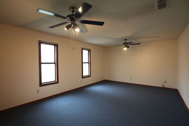 Building Photo - Beautiful 3 Bed 2 Bath Home in Tyler's Azalea District