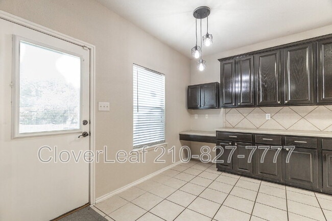 Building Photo - 2208 Sunderidge