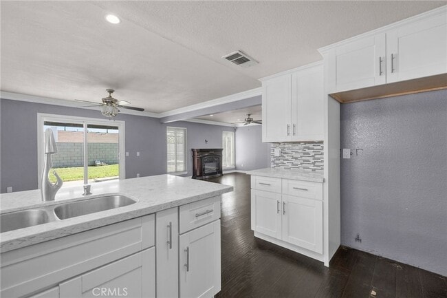 Building Photo - 1456 N Barranca Ave