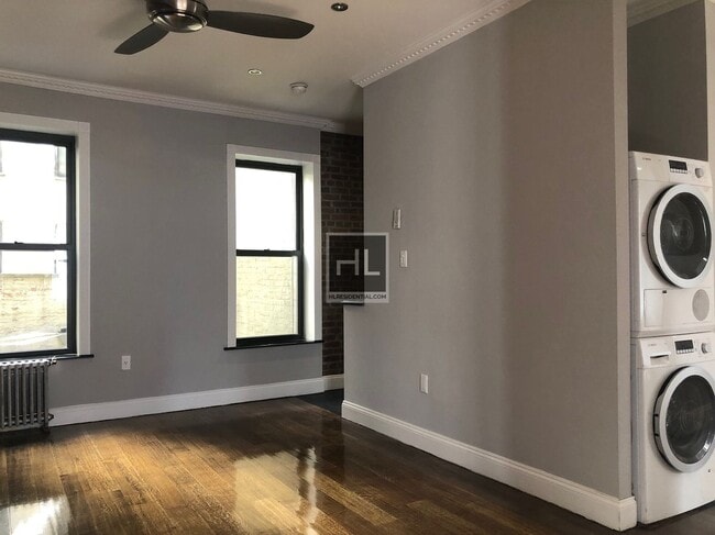 Building Photo - 326 E 100th St
