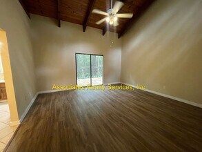 Building Photo - 3/2 North West!- Reduced rent to $1,500 a ...