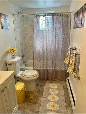 Roomy Bathrooms - Haverford Apartments