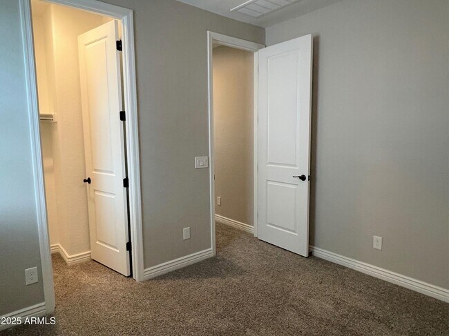 Building Photo - 21046 E Mayberry Rd