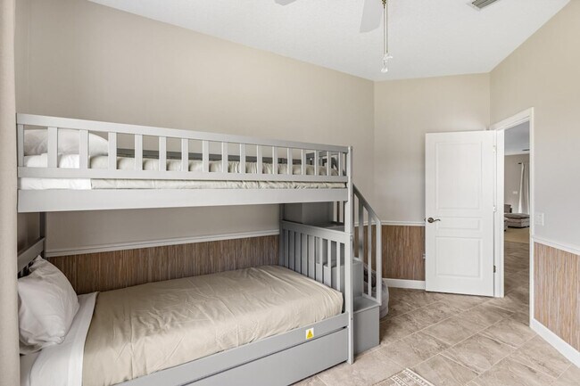 Building Photo - 4360 Iola Dr