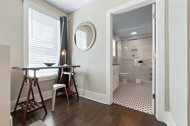 Building Photo - 76 Sanford St