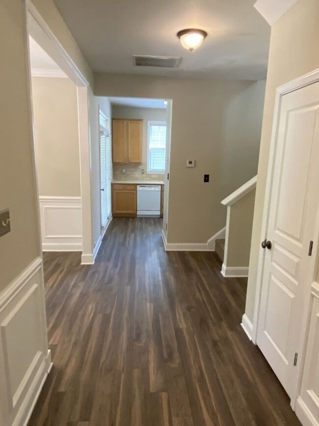 Building Photo - 2 story, 3 Bedroom Corner Lot Home in Corn...