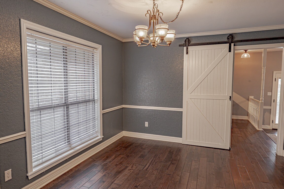 Building Photo - 10926 Mosswood Dr