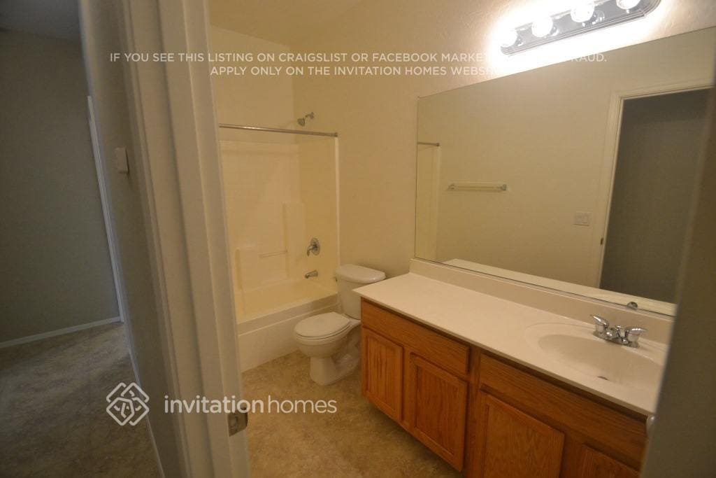 Building Photo - 12138 N 153rd Ave