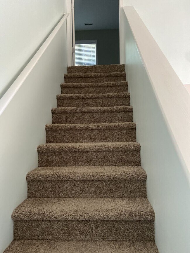 Building Photo - Beautiful home in Emerald Isle.