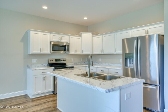 Building Photo - 329 S Stingray Ln