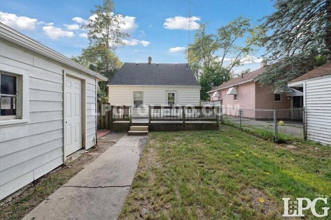 Building Photo - 3714 Wallwerth Dr