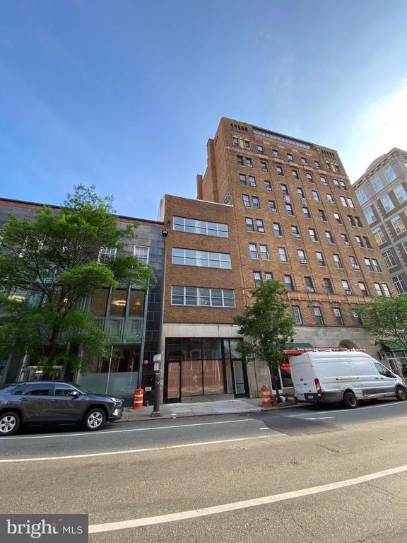 Building Photo - 2216 Walnut St