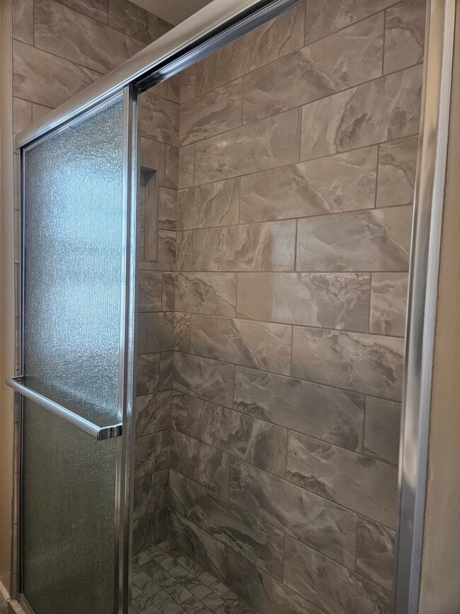 Building Photo - 3040 N Cicero Ave