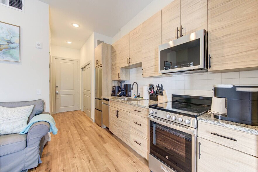 Building Photo - 1111 Shepherd Dr