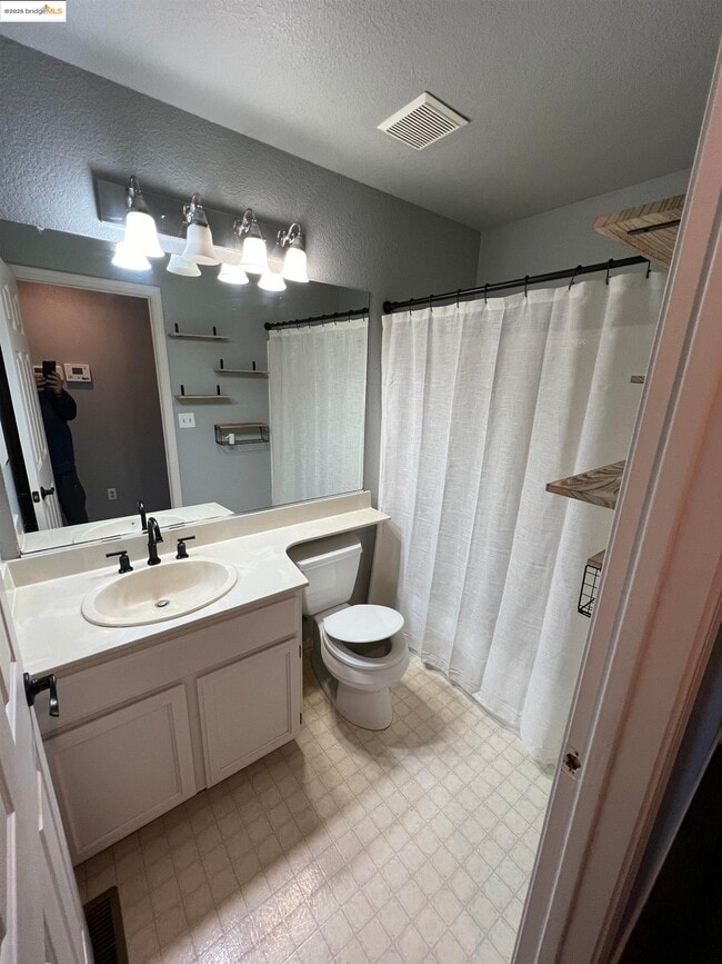 Building Photo - 293 Amberleaf Way