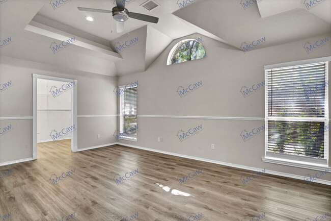 Building Photo - 6113 Lantana Ln