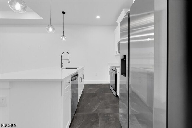 Building Photo - 111 Harry Ave S