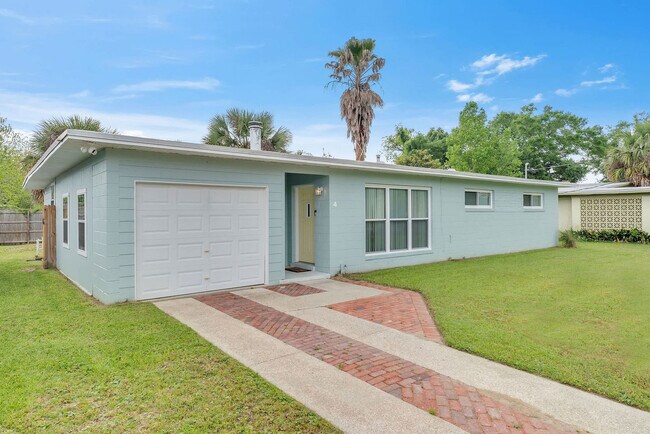 Building Photo - 4 Adkinson Dr