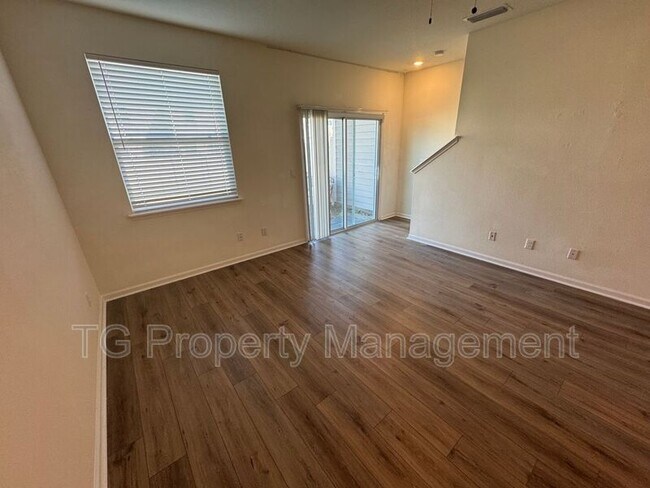 Building Photo - 9877 Fiddleback Ln