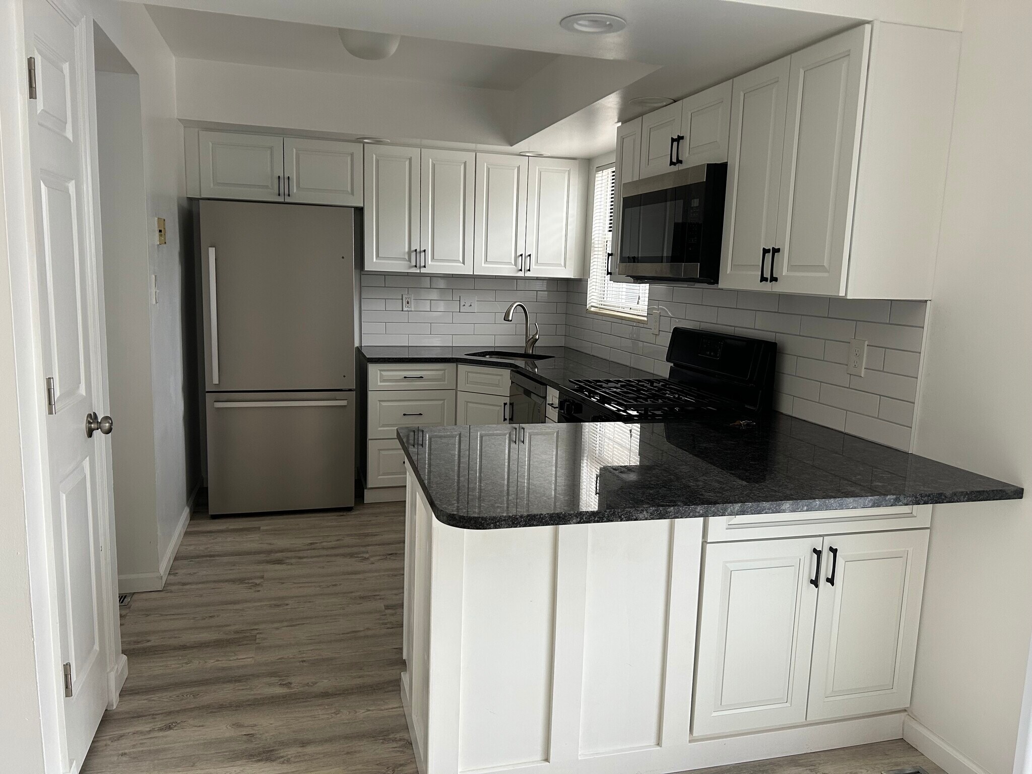 Kitchen - 5851 Prince George Ct