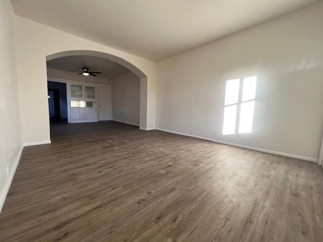 Building Photo - 938 E 12th St