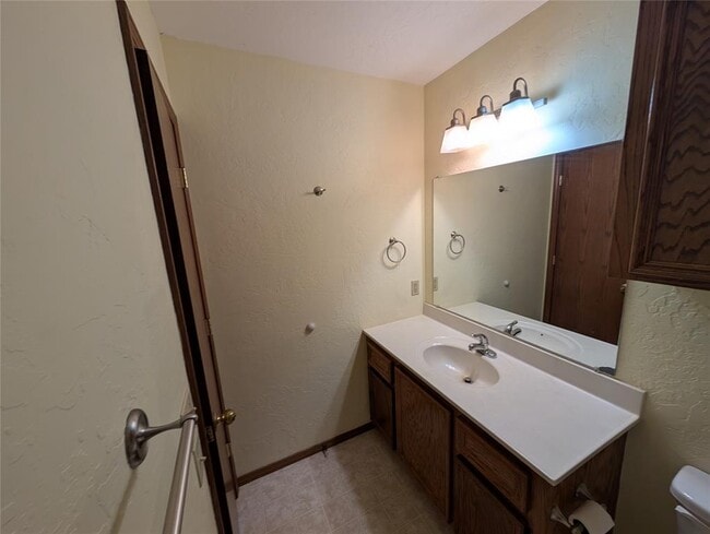 Building Photo - 3201 Lois Arlene Cir